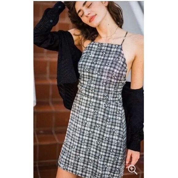 Urban Outfitters plaid flower strappy dress medium - Picture 6 of 6